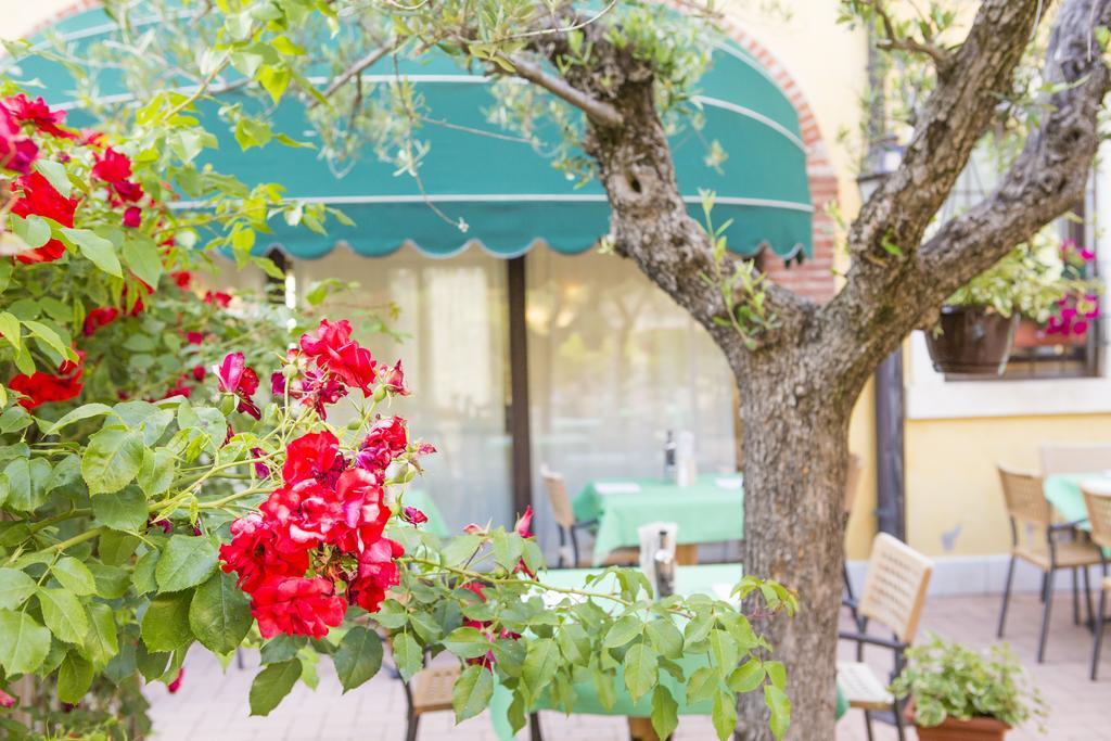 Hotel Antichi Cortili Dossobuono Dış mekan fotoğraf