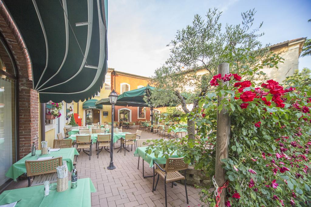 Hotel Antichi Cortili Dossobuono Dış mekan fotoğraf