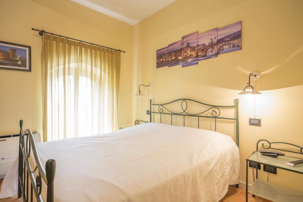 Hotel Antichi Cortili Dossobuono Oda fotoğraf